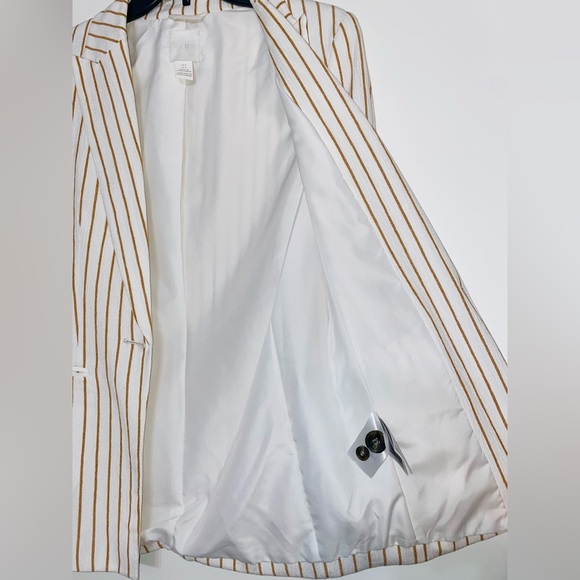 White Striped Blazer Crinkle - Picture 4 of 7
